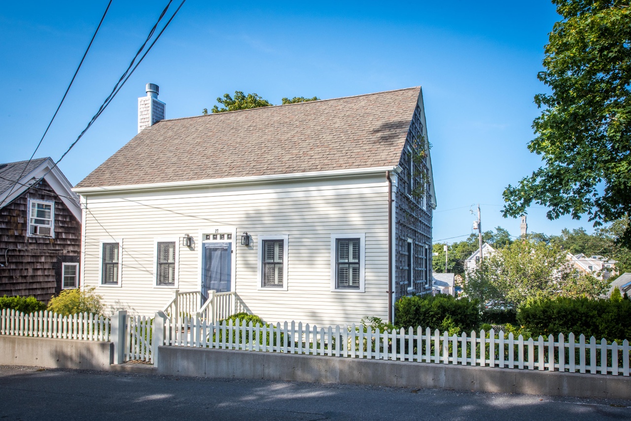 27 Pleasant St, Provincetown, MA 02657 | MLS# 21715198 | Redfin