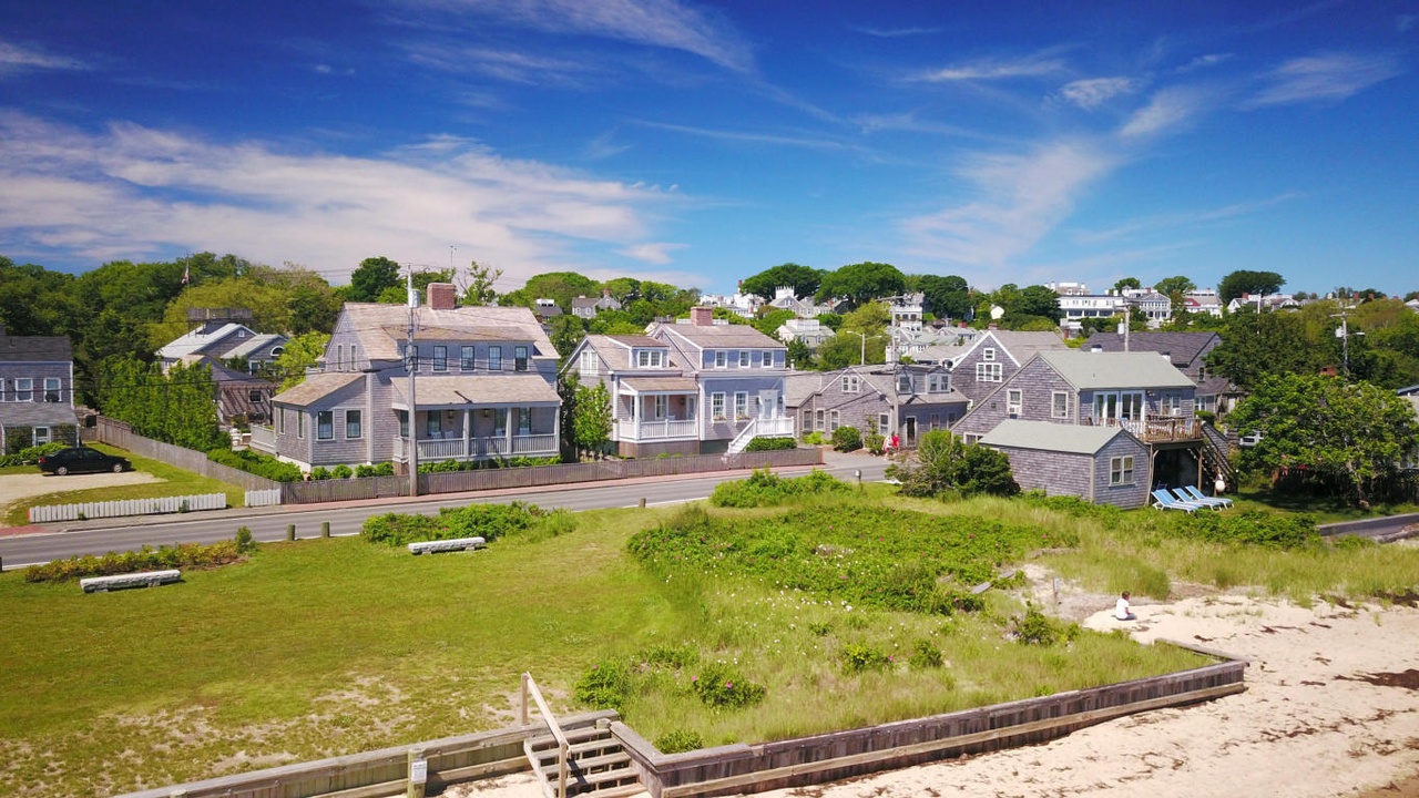 57 Washington St, Nantucket, MA 02554 | MLS# 21710515 | Redfin