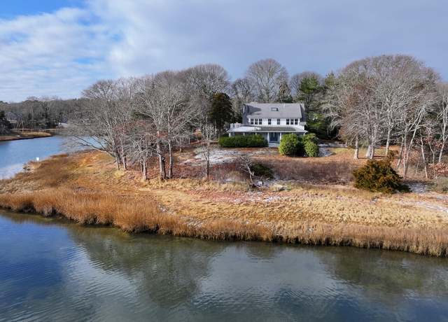 Property at 44 Loomis Ln, Orleans, MA 02653, 3 beds, 2 baths