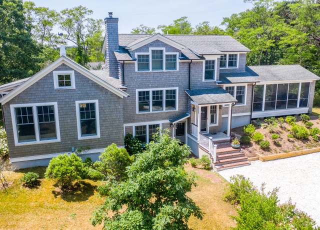 Property at 9 Towhee Ln, Truro, MA 02666, 4 beds, 4 baths