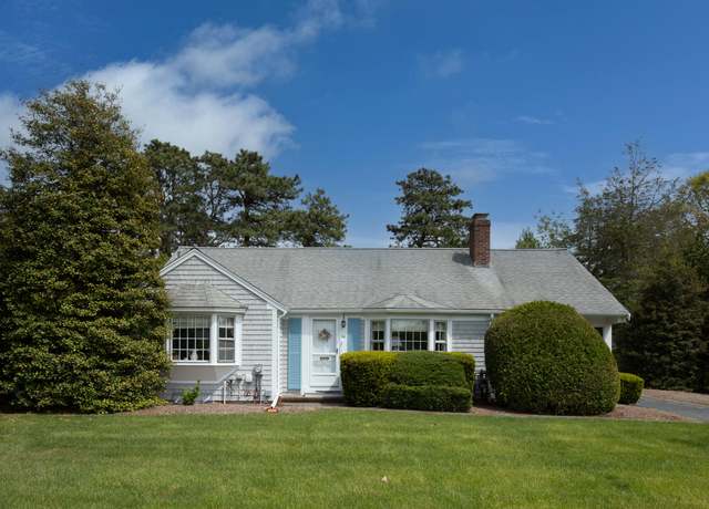 Property at 40 Joan Rd, Centerville, MA 02632, 2 beds, 1 bath