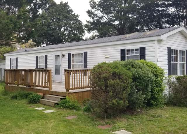 Property at 14 4th Ave, Pocasset, MA 02559, 2 beds, 1 bath