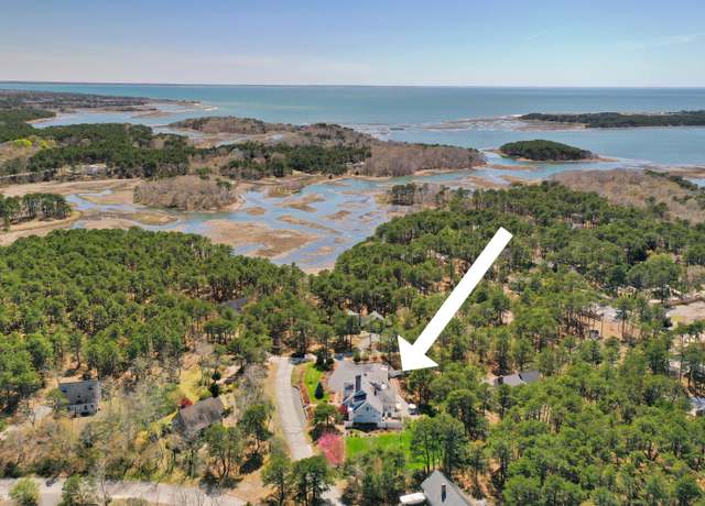 Property at 40 Leilla Rich Dr, Wellfleet, MA 02667, 5 beds, 5 baths