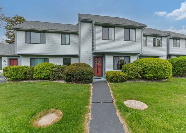 Property at 146 Crescent Ln, Brewster, MA 02631, 2 beds, 2.5 baths