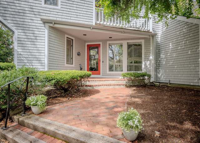 Property at 41 Greensward Cir, Mashpee, MA 02649, 3 beds, 3.5 baths