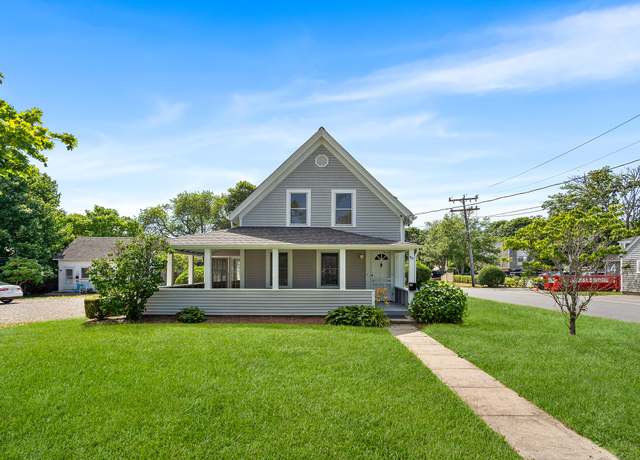 Property at 93 Sea St, Hyannis, MA 02601, 4 beds, 2 baths