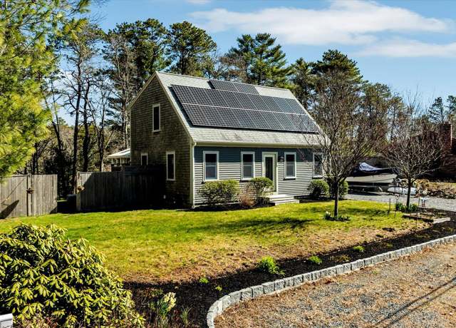 Property at 51 Buccaneer Way, Mashpee, MA 02649, 3 beds, 1.5 baths