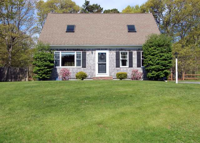 Property at 50 Jennifer Ln, Hyannis, MA 02601, 2 beds, 2.5 baths