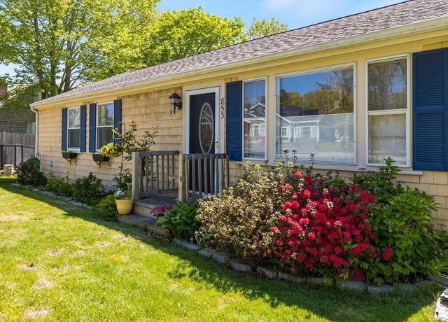 Property at 853 Sandwich Rd, East Falmouth, MA 02536, 3 beds, 1 bath