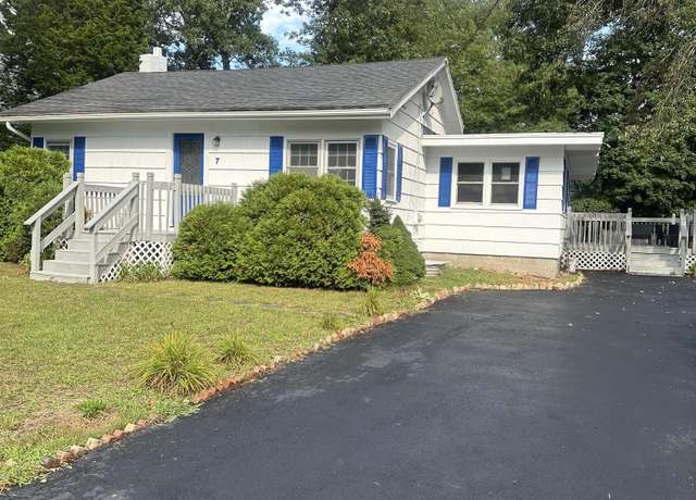Property at 7 Central Ave, Plymouth, MA 02360, 3 beds, 2.5 baths