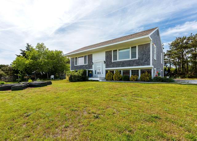 Property at 6 Professional Heights Rd #1, North Truro, MA 02652, 3 beds, 3.5 baths
