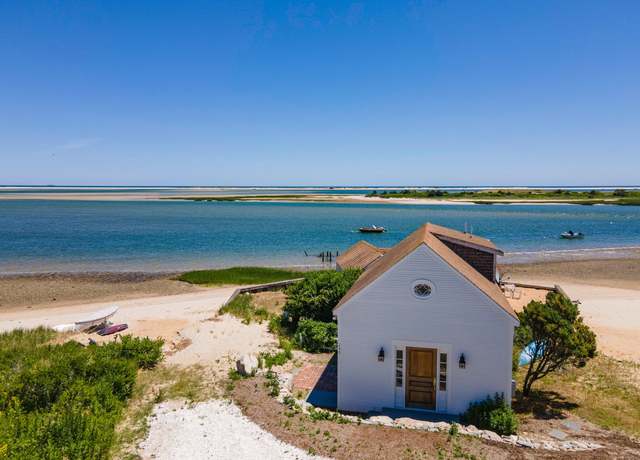 Property at 450 Old Harbor Rd, North Chatham, MA 02650, 2 beds, 2.5 baths