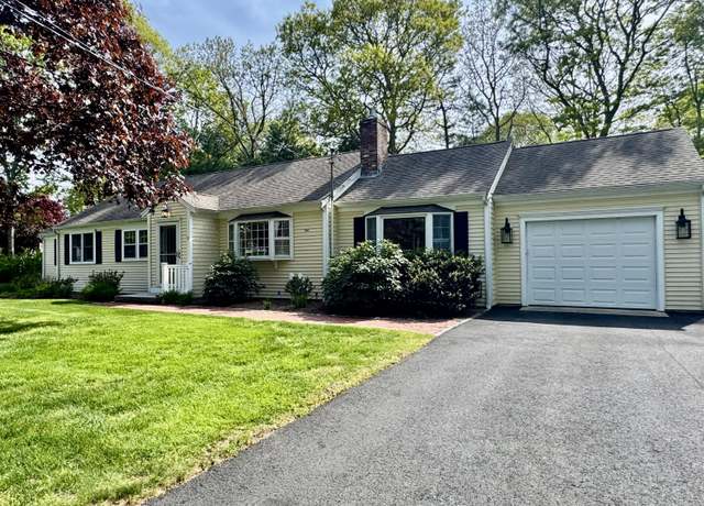 Property at 11 Masthead Ln, Centerville, MA 02632, 3 beds, 2 baths
