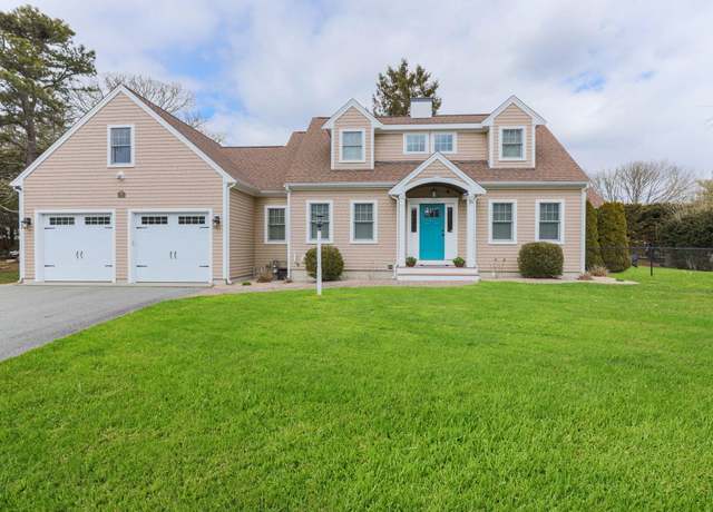 Property at 31 Seatucket Rd, East Falmouth, MA 02536, 4 beds, 3.5 baths