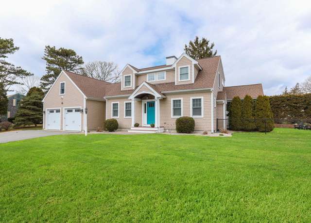 Property at 31 Seatucket Rd, East Falmouth, MA 02536, 4 beds, 3.5 baths