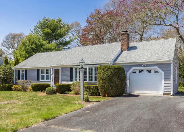 Property at 91 Victoria St, Centerville, MA 02632, 3 beds, 2 baths