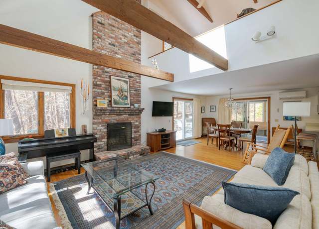 Property at 125 Governor Foss Dr, Wellfleet, MA 02667, 3 beds, 2 baths