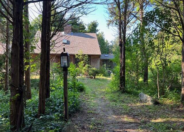 Property at 10 Hemenway Ct, Eastham, MA 02642, 2 beds, 1.5 baths