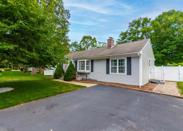 Property at 15 Mirror Brook Rd, West Yarmouth, MA 02673, 2 beds, 1 bath