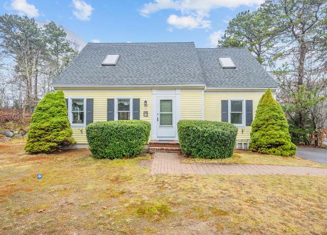 Property at 424 Yankee Dr, Brewster, MA 02631, 4 beds, 2 baths