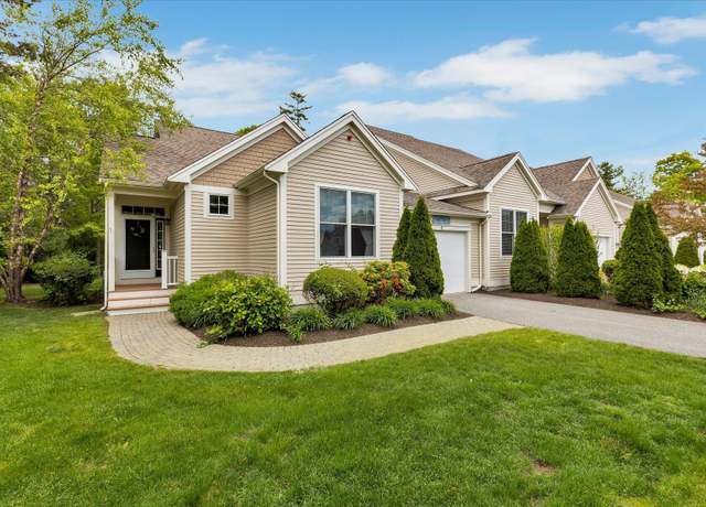 Property at 17 Chadwick Ct, Mashpee, MA 02649, 2 beds, 2 baths