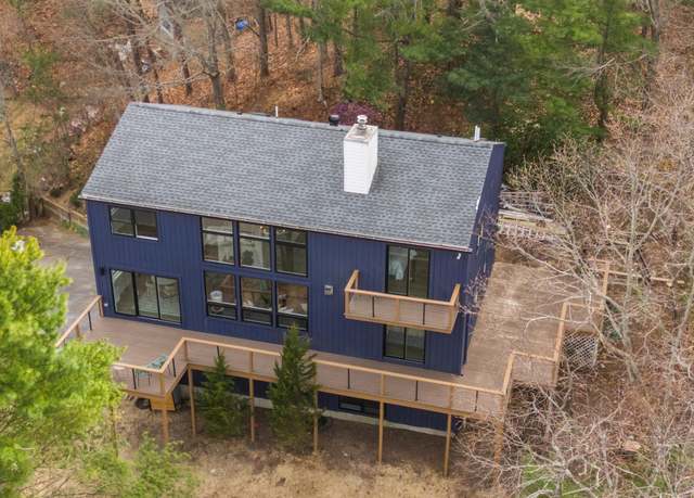 Property at 37 Cliff St, Plymouth, MA 02360, 4 beds, 4 baths