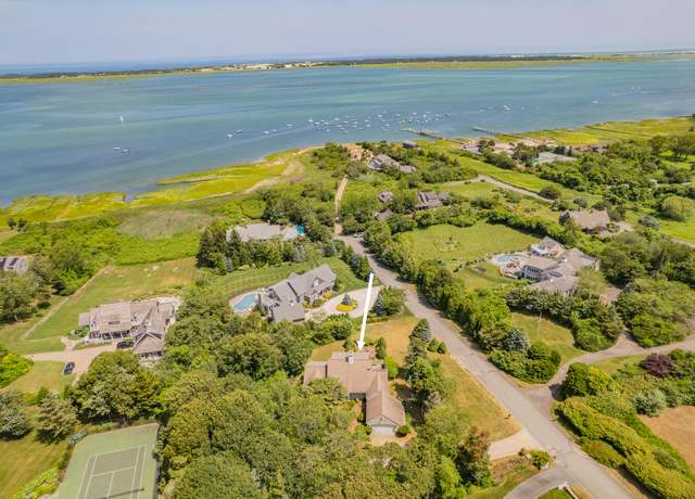 Property at 93 Harris Meadow Ln, Barnstable, MA 02630, 4 beds, 4 baths