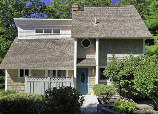 Property at 41 Halyard Ln, Mashpee, MA 02649, 3 beds, 2 baths
