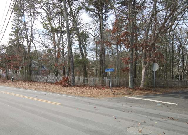 Property at 41 Pine Crest Rd, Centerville, MA 02632