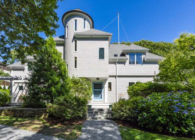 Property at 33 Pasture Rd, Cataumet, MA 02534, 3 beds, 4.5 baths