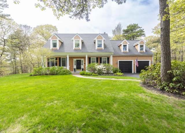Property at 331 Riverview Dr, Chatham, MA 02633, 3 beds, 2.5 baths