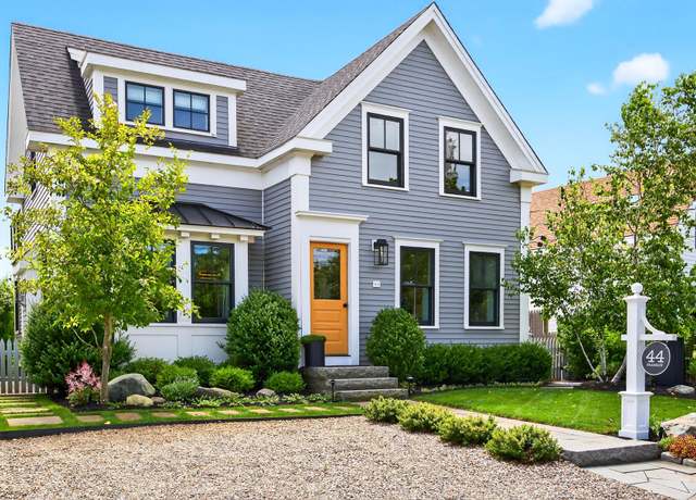 Property at 44 Franklin St, Provincetown, MA 02657, 3 beds, 4 baths