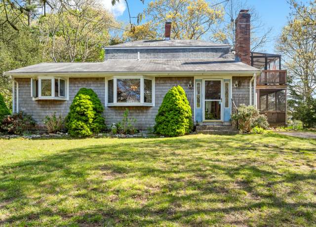 Property at 5 Bell Road Ext, Bourne, MA 02532, 3 beds, 1.5 baths