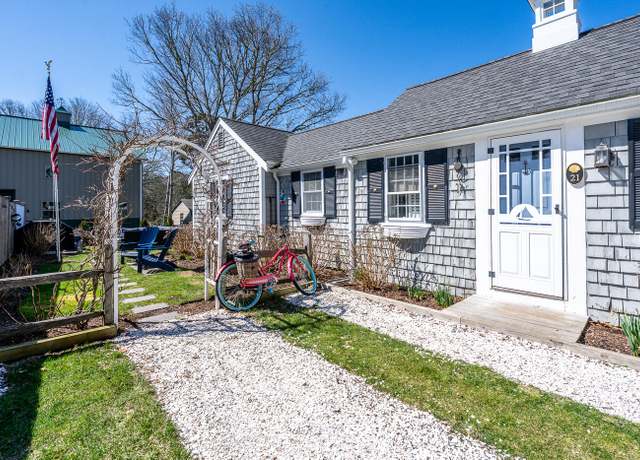 Property at 21 Nickerson Rd #3, Cotuit, MA 02635, 1 bed, 1 bath