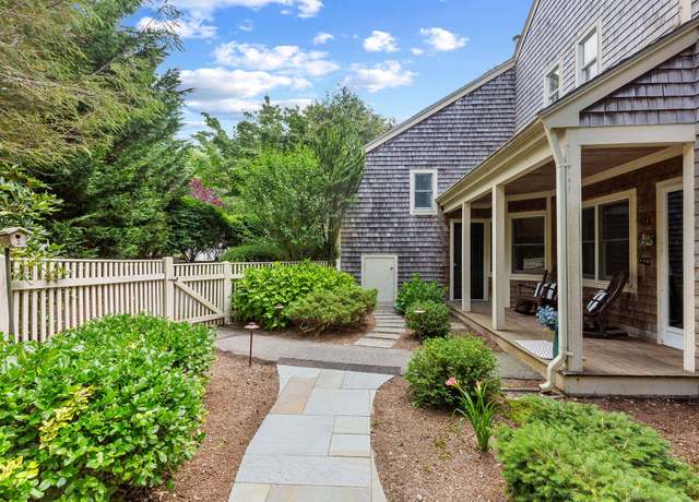 Property at 39 Oak Glen Vlg, Yarmouth Port, MA 02675, 2 beds, 2 baths