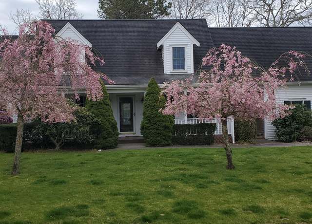 Property at 7 Rockwood Rd, Dennis, MA 02638, 3 beds, 2.5 baths