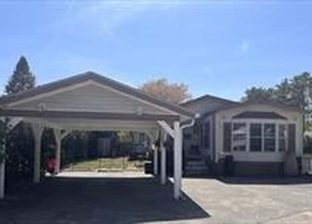 Property at 74 Kimberly Ct, Wareham, MA 02571, 2 beds, 1.5 baths