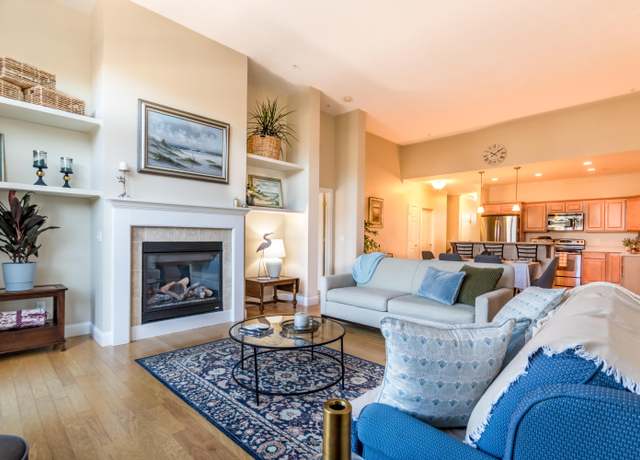 Property at 20 Twin Oaks Dr, Mashpee, MA 02649, 2 beds, 2 baths
