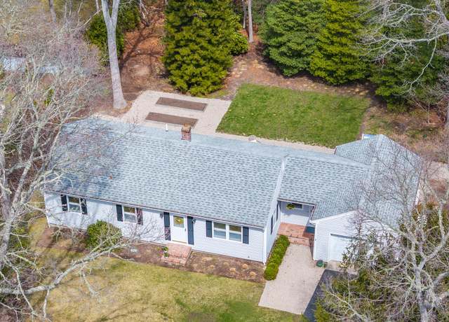 Property at 8 Rivers End Rd, Teaticket, MA 02536, 3 beds, 1.5 baths