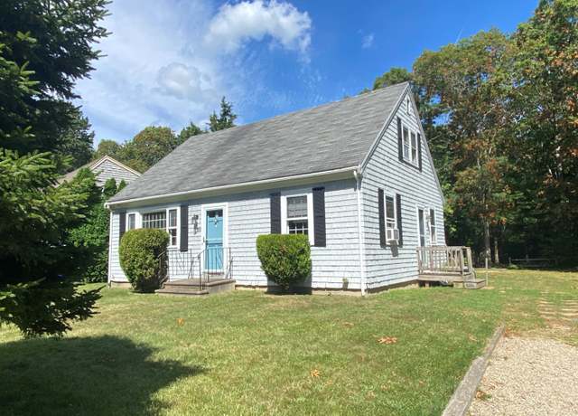 Property at 89 Shorewood Dr, Mashpee, MA 02649, 3 beds, 2 baths