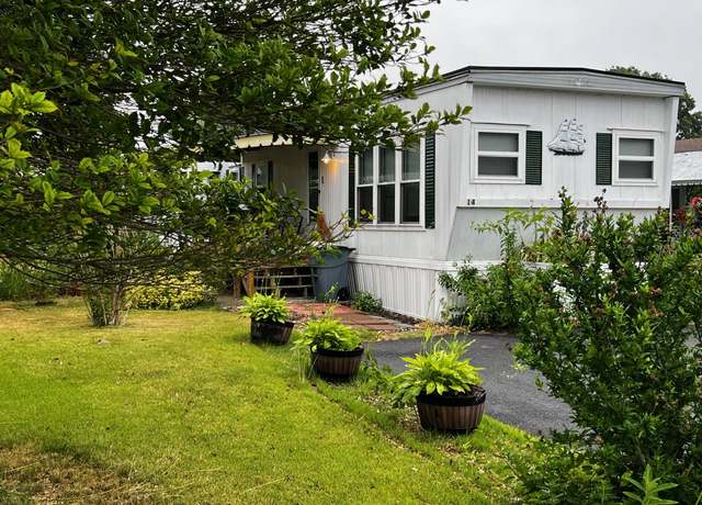 Property at 14 Joseph St, Wareham, MA 02571, 2 beds, 1 bath
