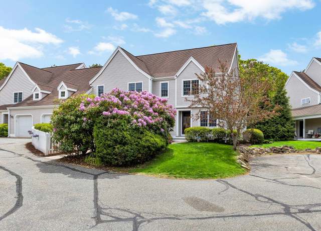 Property at 17 Hampton Ct, Mashpee, MA 02649, 2 beds, 2.5 baths