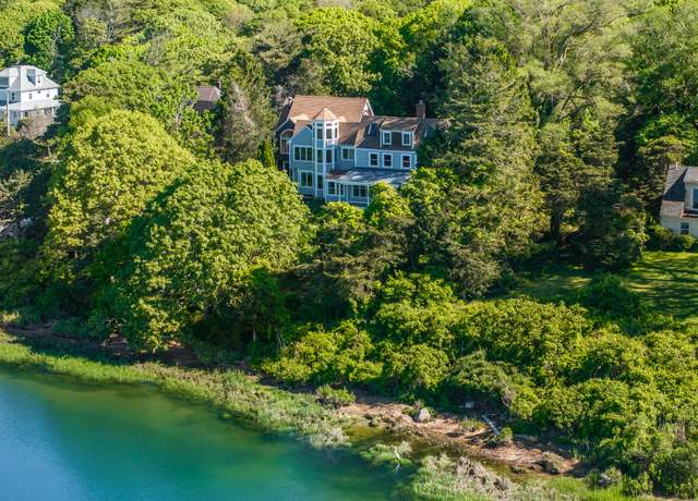 Property at 10 Squeteague Harbor Rd, Cataumet, MA 02534, 8 beds, 4.5 baths