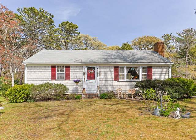 Property at 15 Surrey Ln, Harwich, MA 02645, 2 beds, 1 bath