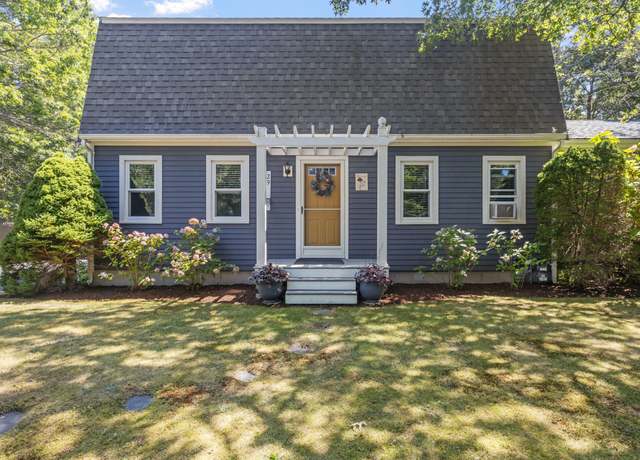 Property at 29 Winston Ave, Buzzards Bay, MA 02532, 3 beds, 2 baths