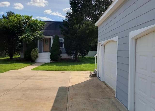 Property at 157 Chace St, Somerset, MA 02726, 3 beds, 1 bath