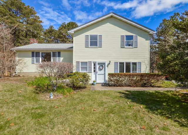Property at 9 Tradewind Dr, Mashpee, MA 02649, 3 beds, 2.5 baths