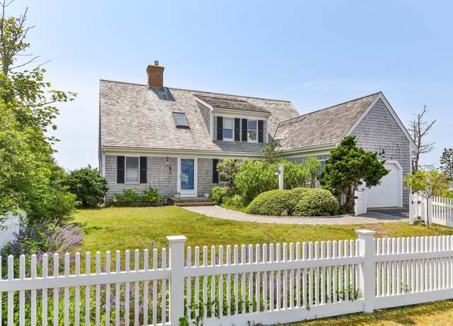 Property at 7 Sea St, Harwich Port, MA 02646, 3 beds, 2.5 baths