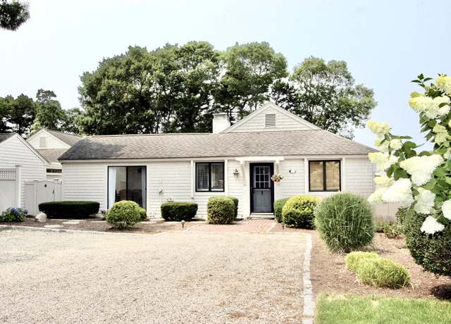 Property at 59 Mashie Cir, Mashpee, MA 02649, 2 beds, 2 baths