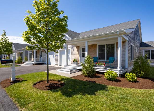 Property at 30 Bank St, Eastham, MA 02642, 1 bed, 2 baths